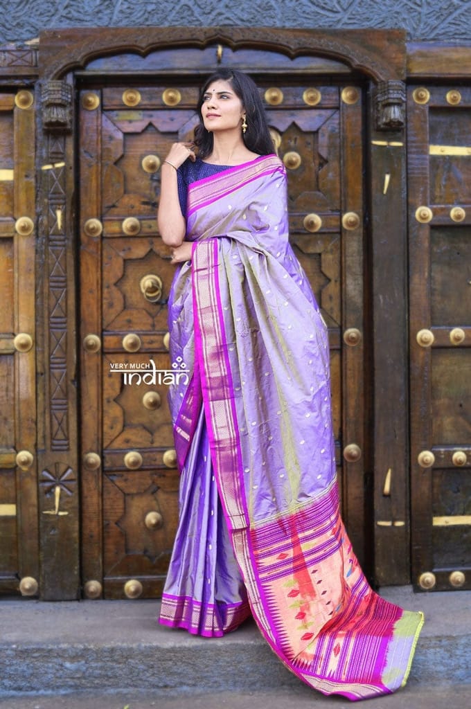 Traditional Pure Silk Handloom Paithani ~ Dual Tone Lavender With Purplish Pink Border view 2