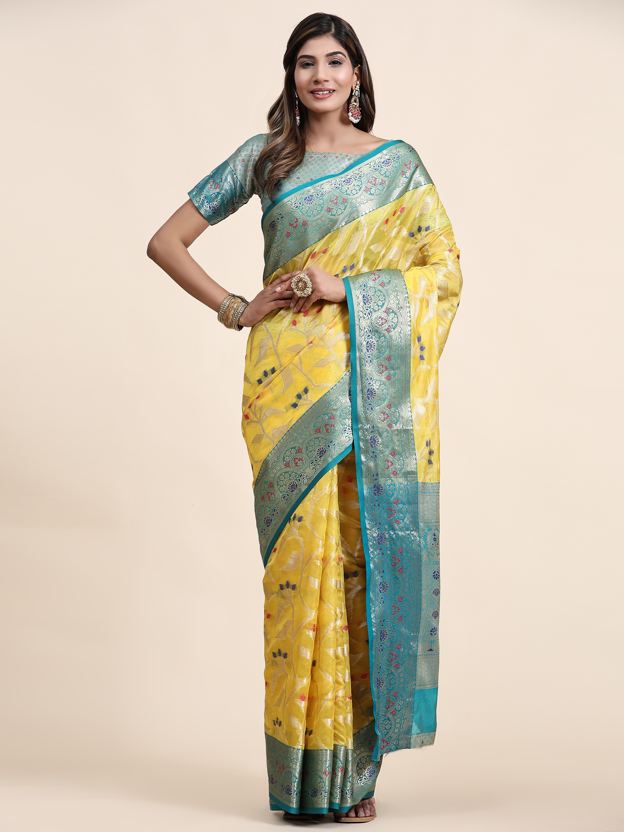 Yavira silk Women's Yellow Handwoven Jacquard Saree view 2