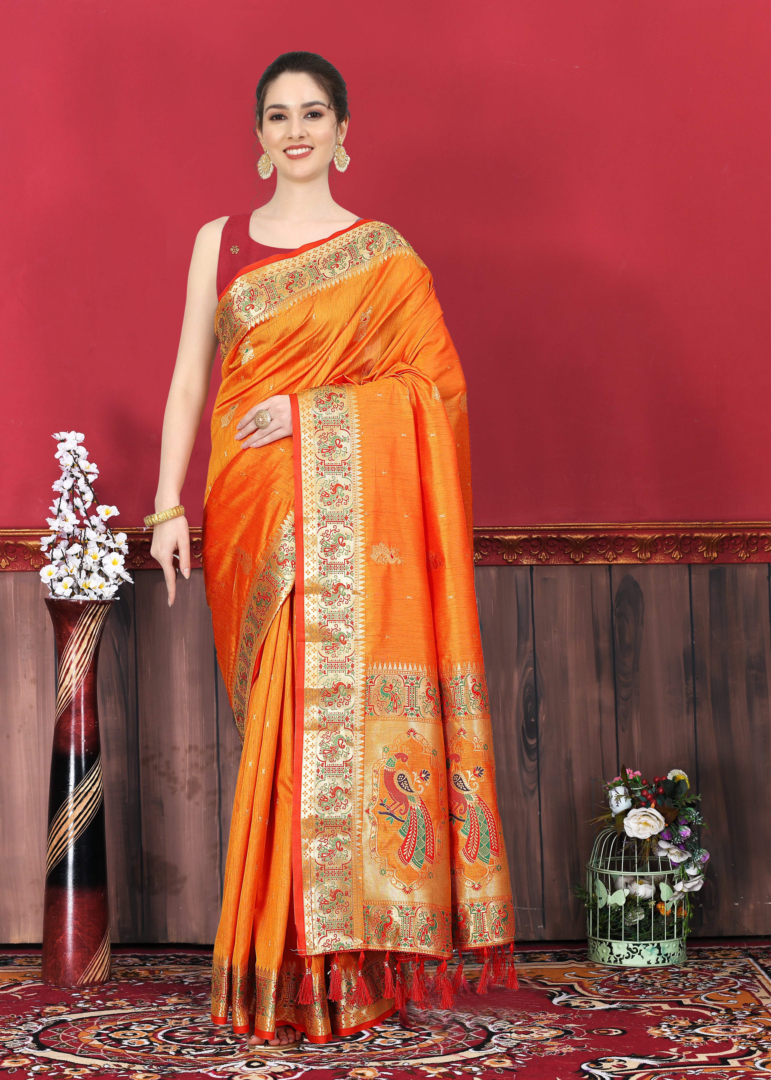 Yavira silk Women's Orange Handwoven Silk Blend Saree
