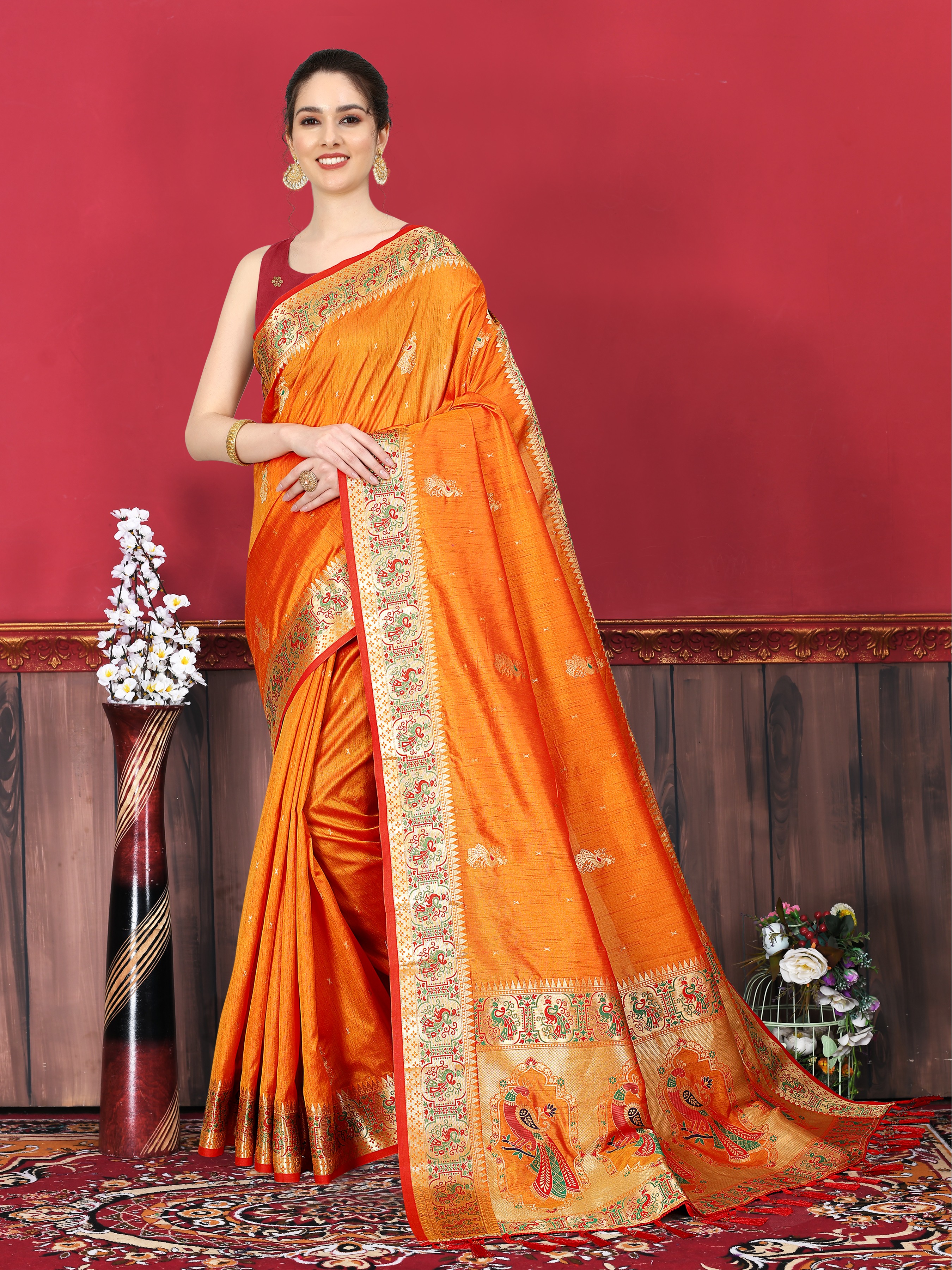 Yavira silk Women's Orange Handwoven Silk Blend Saree view 2