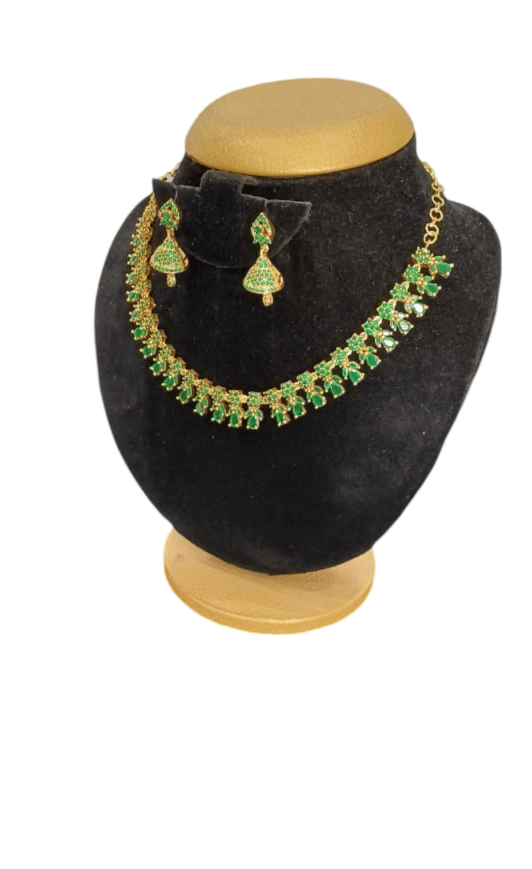 Gold-plated green stone necklace set view 2