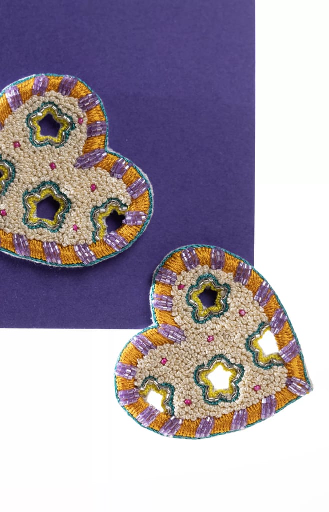 Vai! Earrings view 2