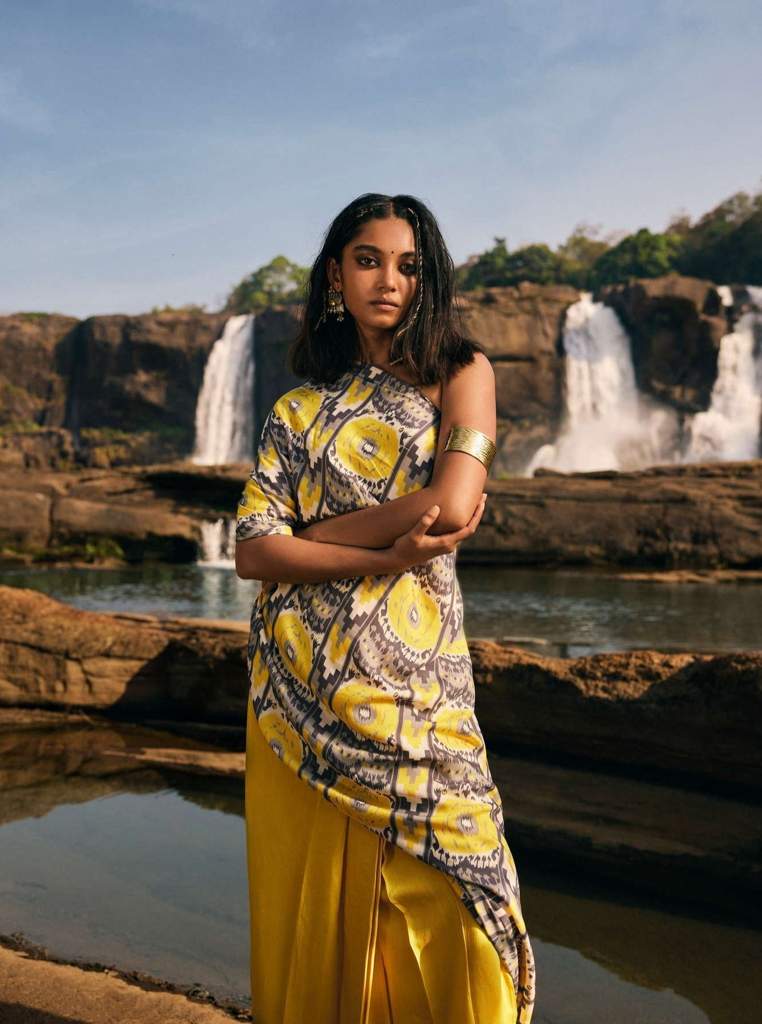 trueBrowns Yellow Muslin Ikat Saree - Yellow (Free Size) view 2