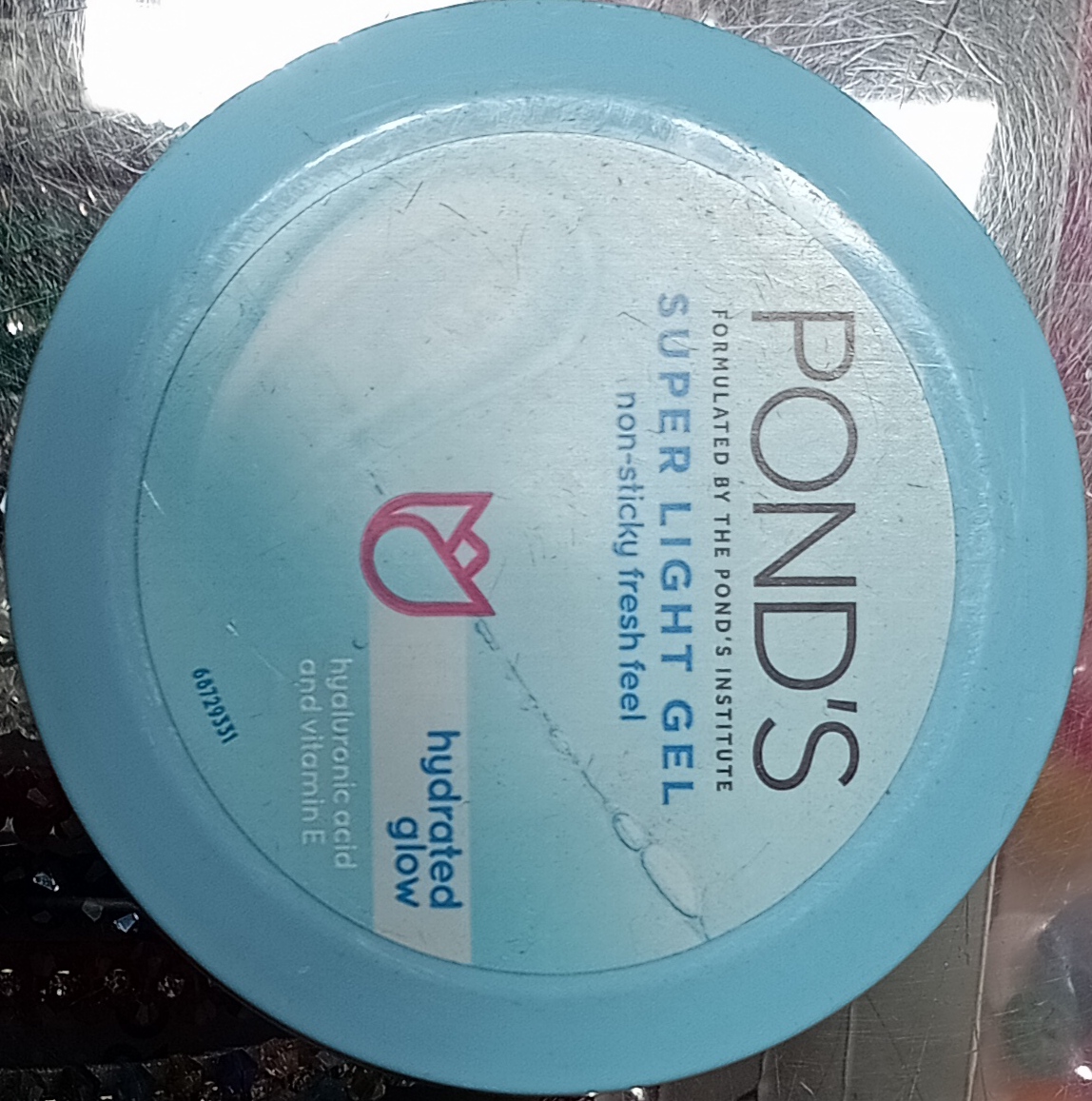 Ponds super light gel non sticky fresh feel