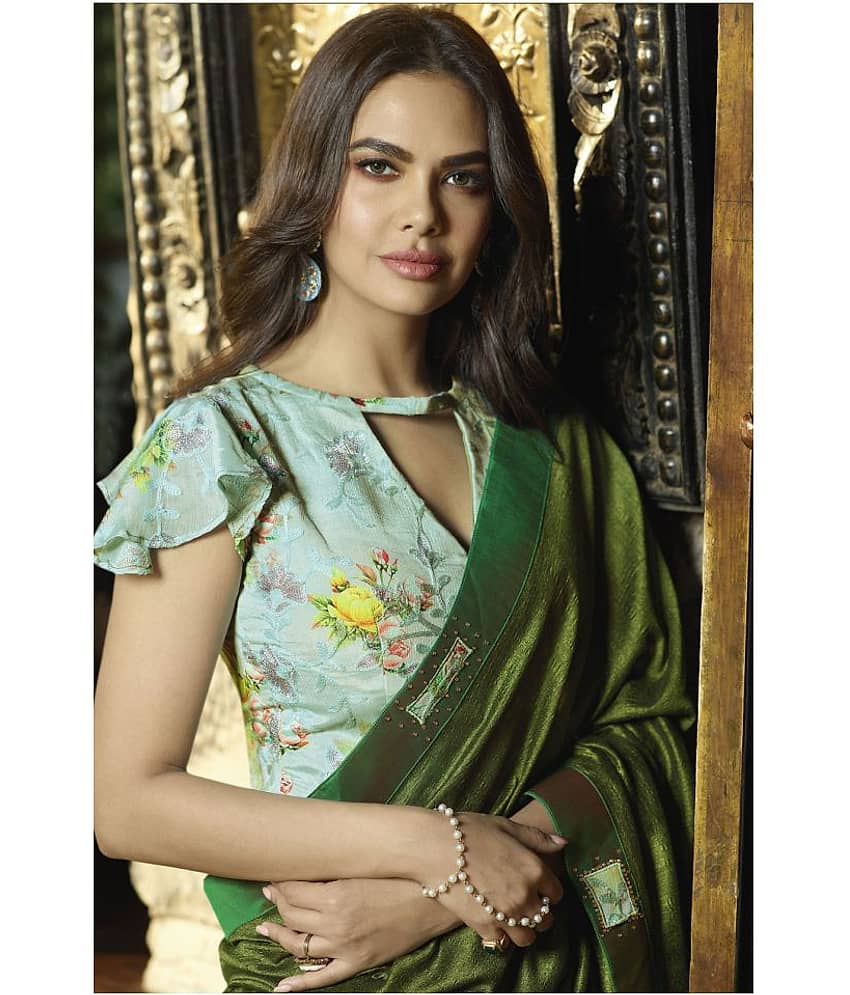 Aarrah Georgette Saree With Unstitched Blouse Piece ( Green ) view 2