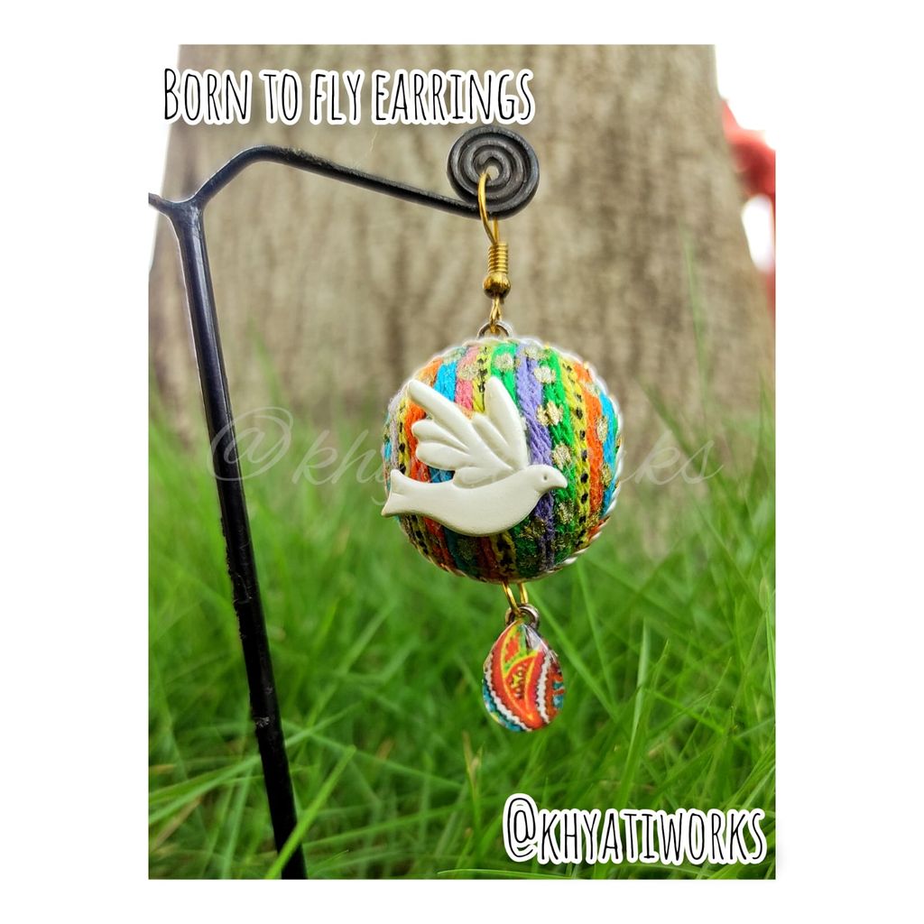 Born to fly Earrings view 2