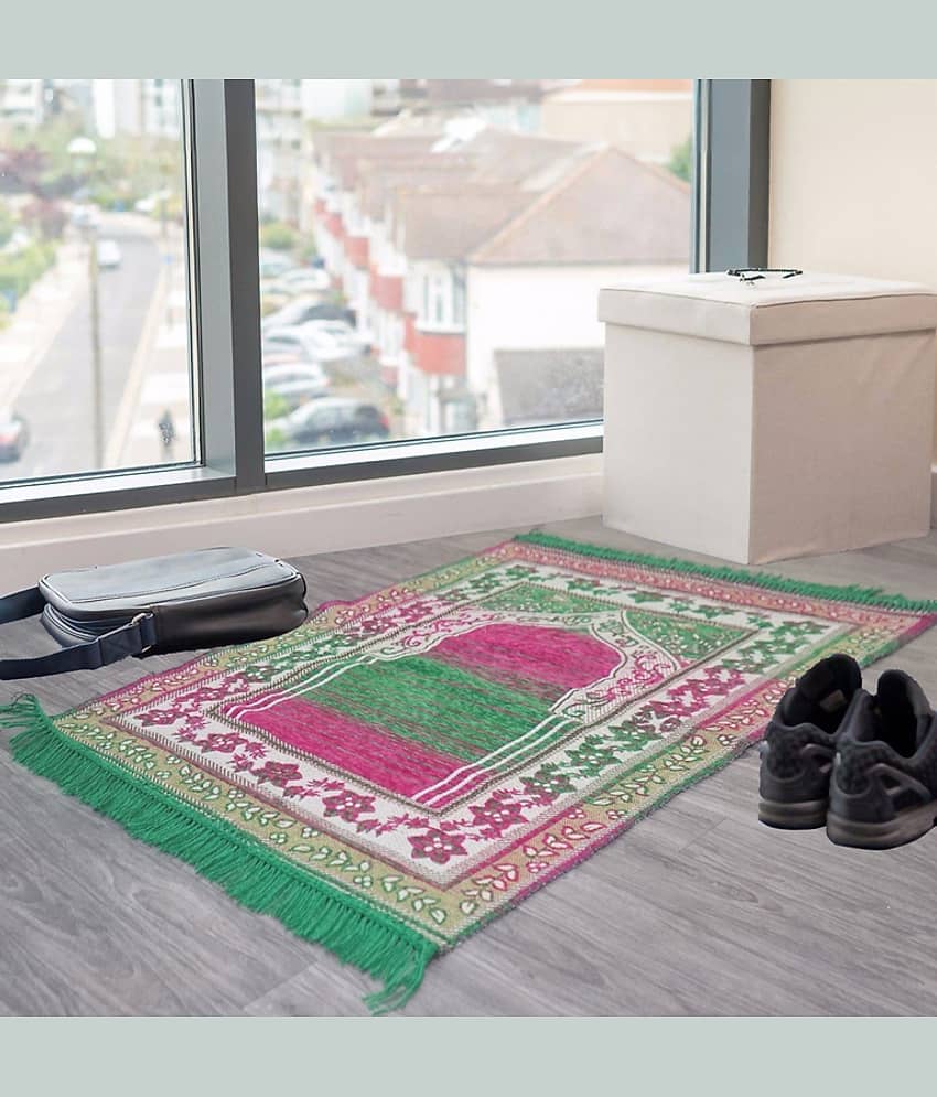 FURNISHING HUT Green Single Regular Velvet Prayer Mat ( 110 X 70 cm ) view 2