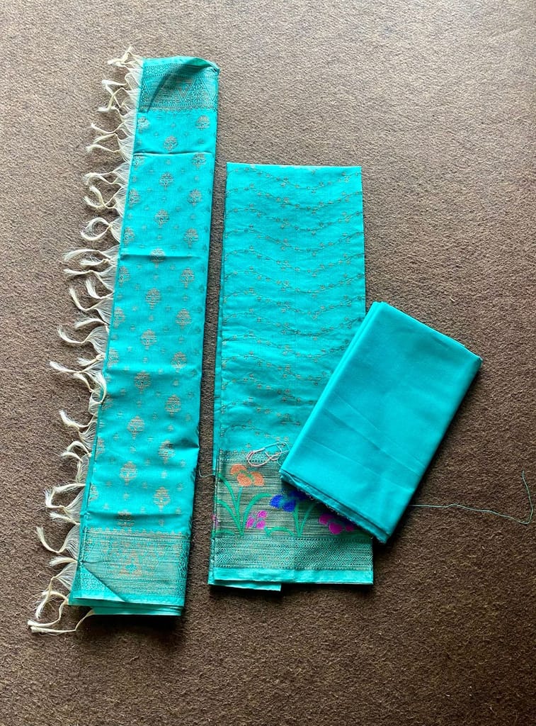 Green Banarasi Cotton Silk Saree With Blouse Piece view 2