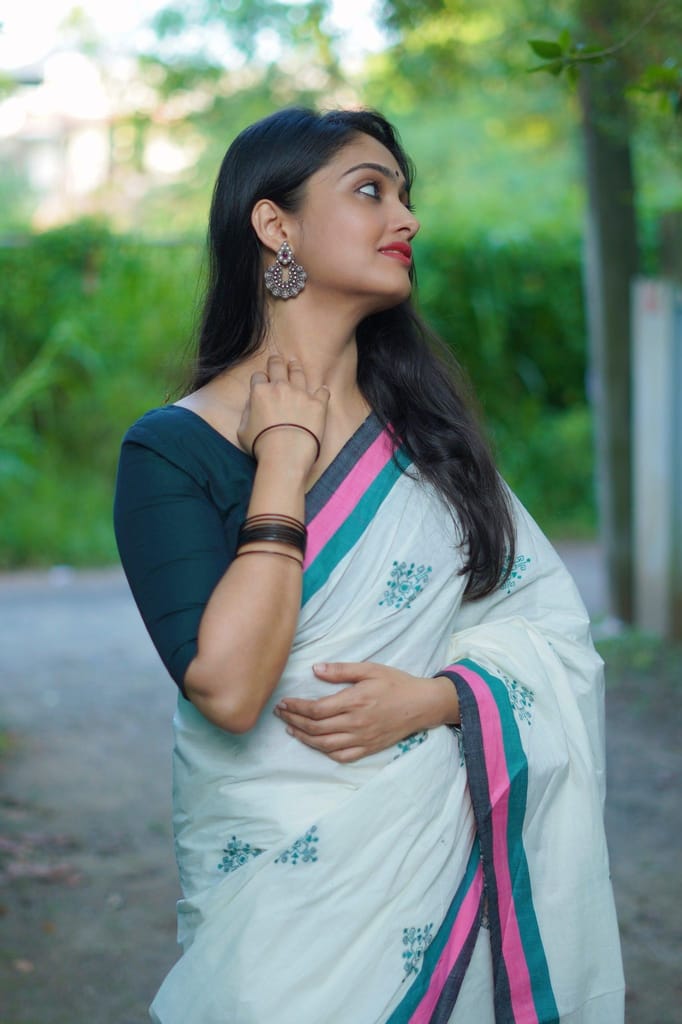 Sitara - Maitrayee Kerala cotton saree with Kantha work view 2
