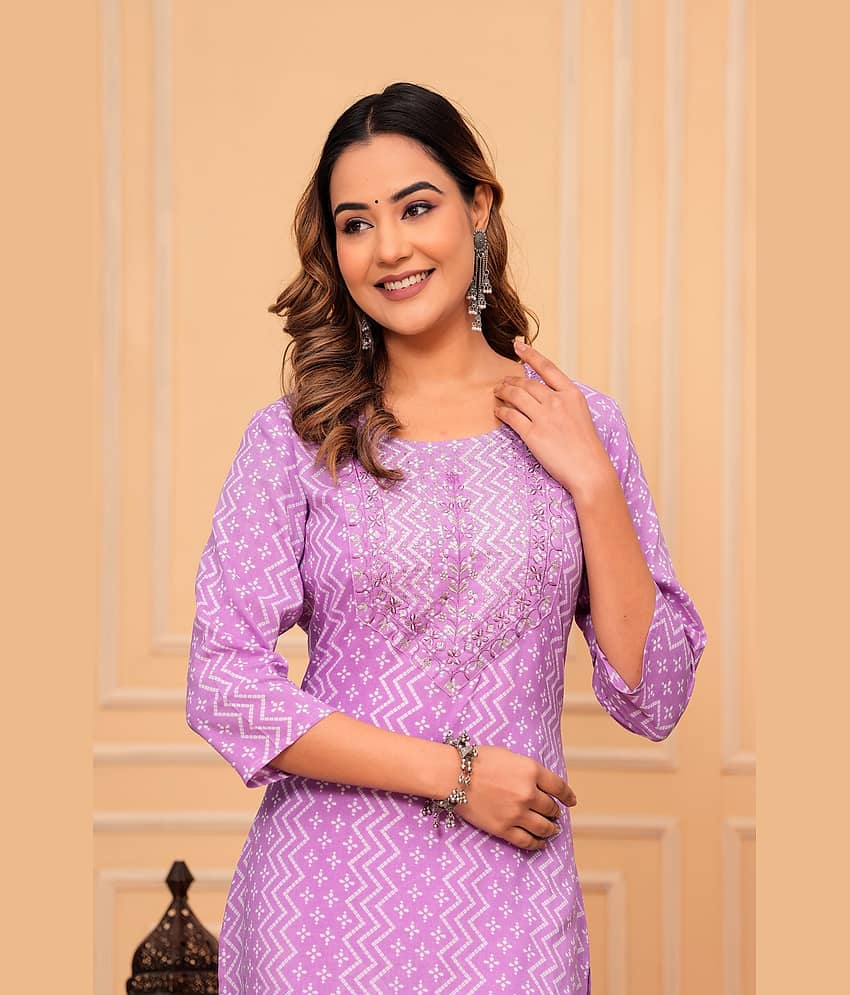 GlowWorld Cotton Printed Straight Women's Kurti - Purple ( Pack of 1 ) view 2