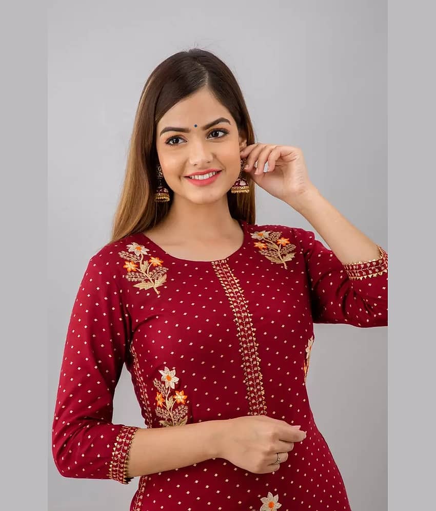 FABRR Rayon Printed Straight Women's Kurti - Maroon ( Pack of 1 ) view 2