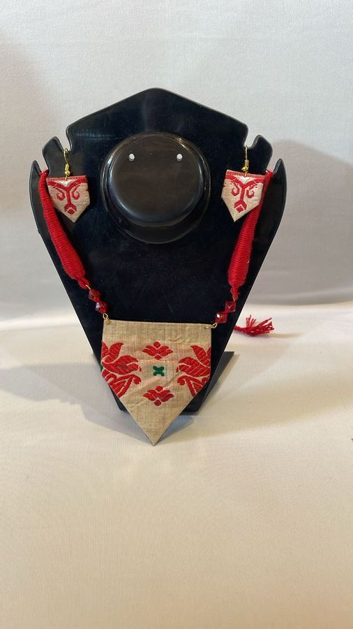 Jewellery Assam Silk view 2