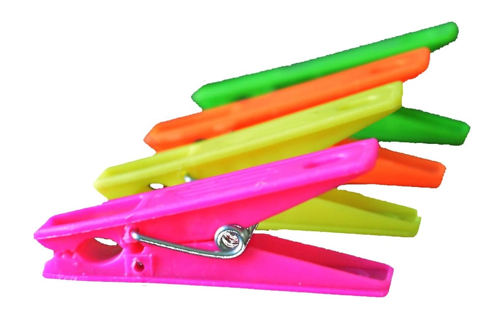 Heavy Duty Clothes Pins with Spring, 48-Pack, Multipurpose Laundry Clips for Outdoor and Balcony Use
