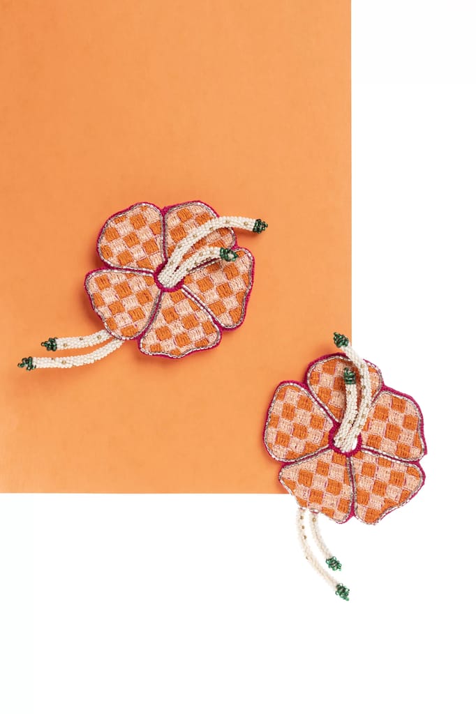 Guai! Earrings view 2