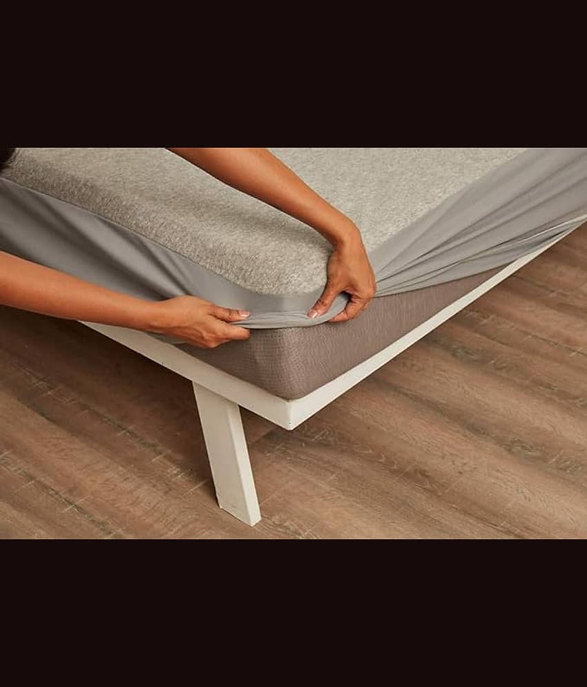 Luxurious homes - Cotton Water Proof Double King Size Mattress Protector - 198 cm (78") x 183 cm (72") - Grey view 2