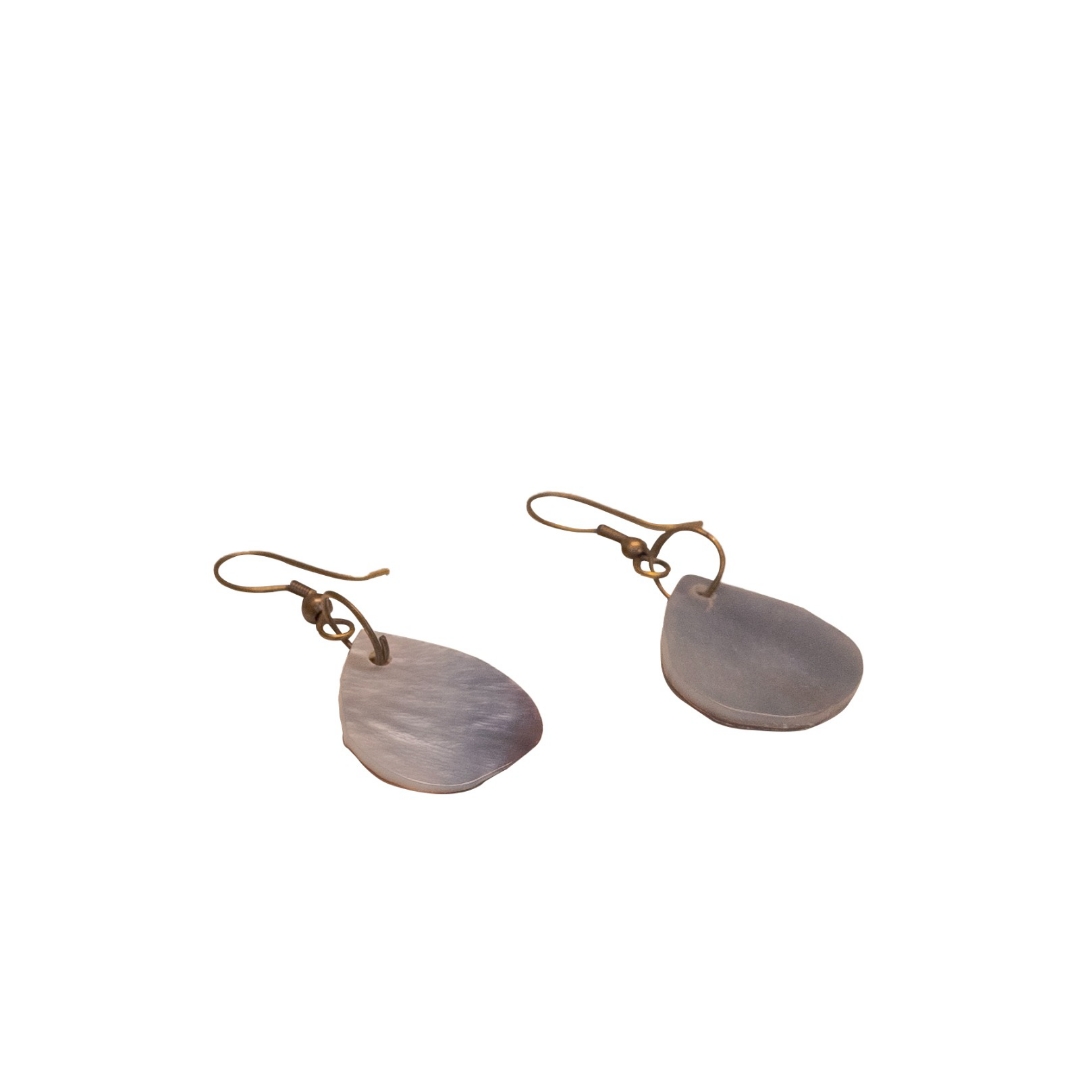 Mother of pearl basic drop earrings view 2