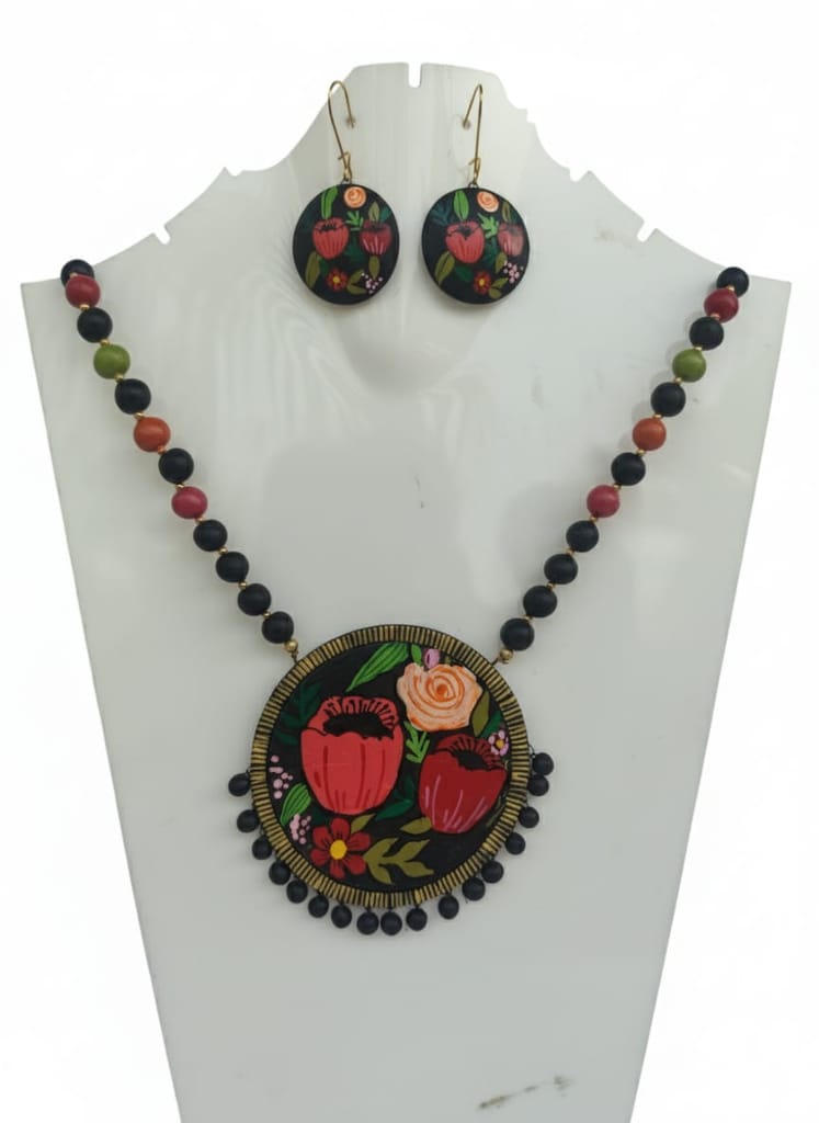Necklace set view 2