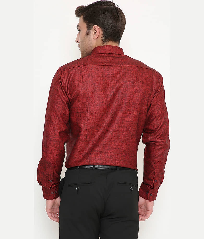 Maharaja Cotton Blend Slim Fit Full Sleeves Men's Formal Shirt - Red ( Pack of 1 ) view 2