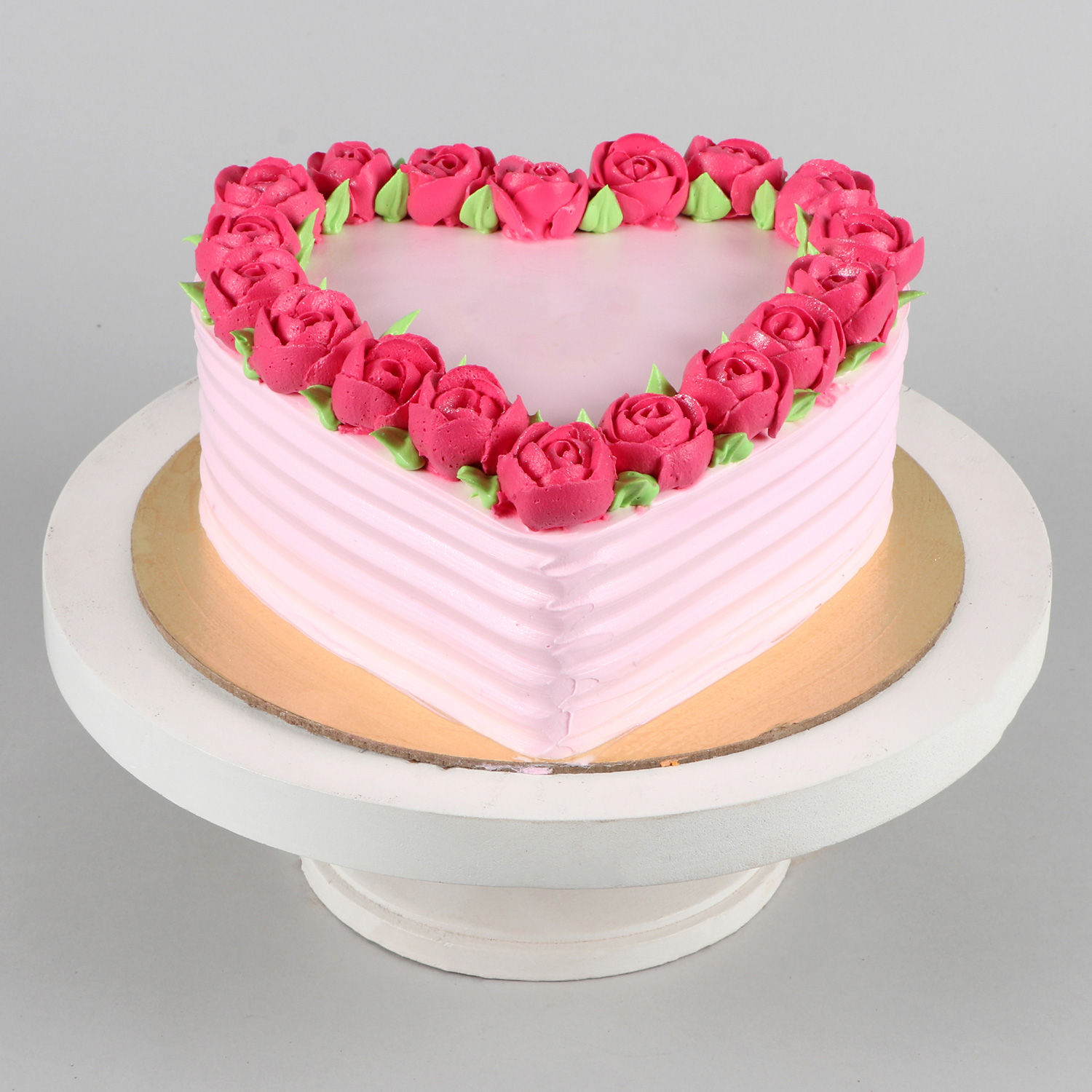 Rose Heart Chocolate Cream Cake Half Kg view 2