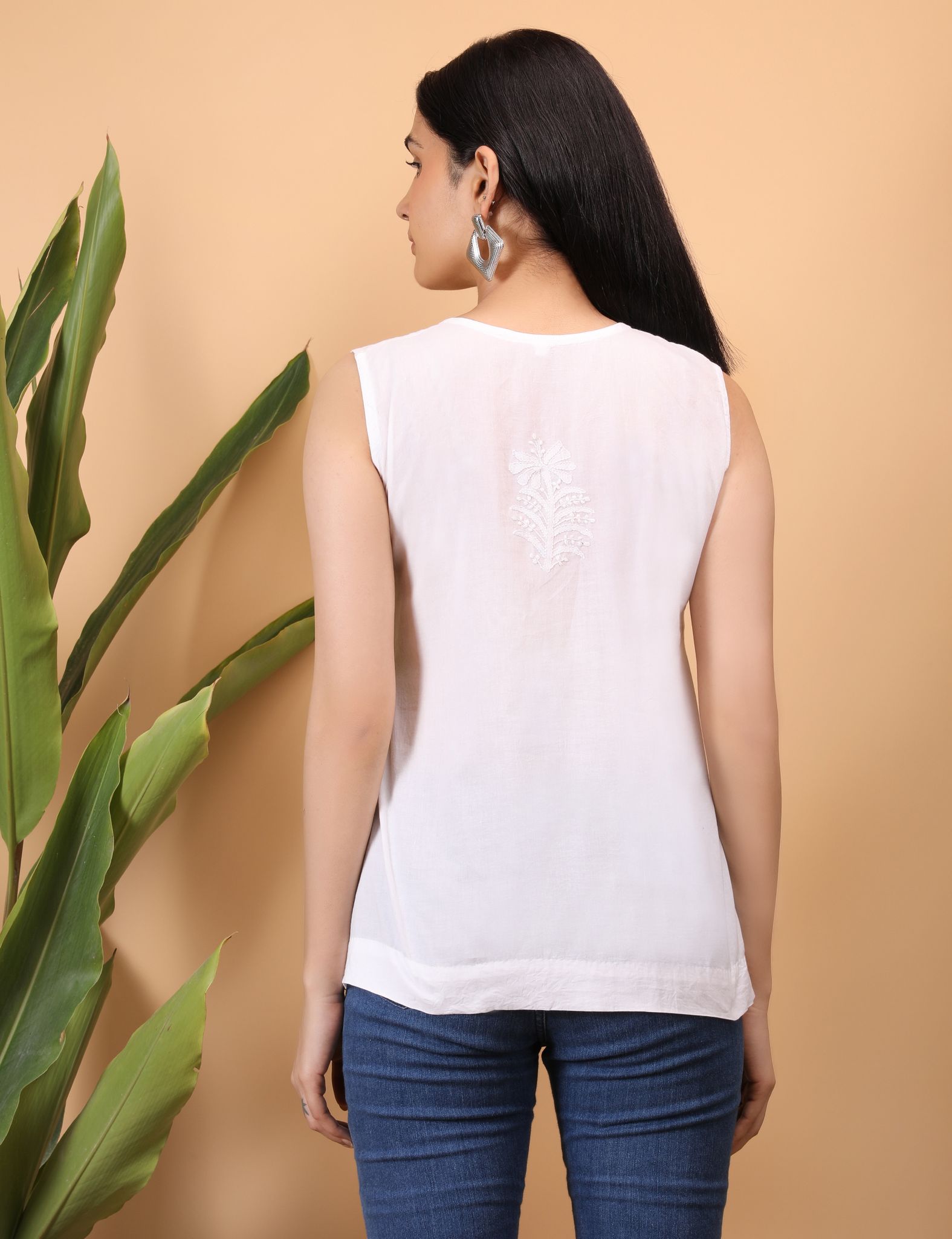Shwet Women Purple Chikankari Sleevless Yoke Top view 2