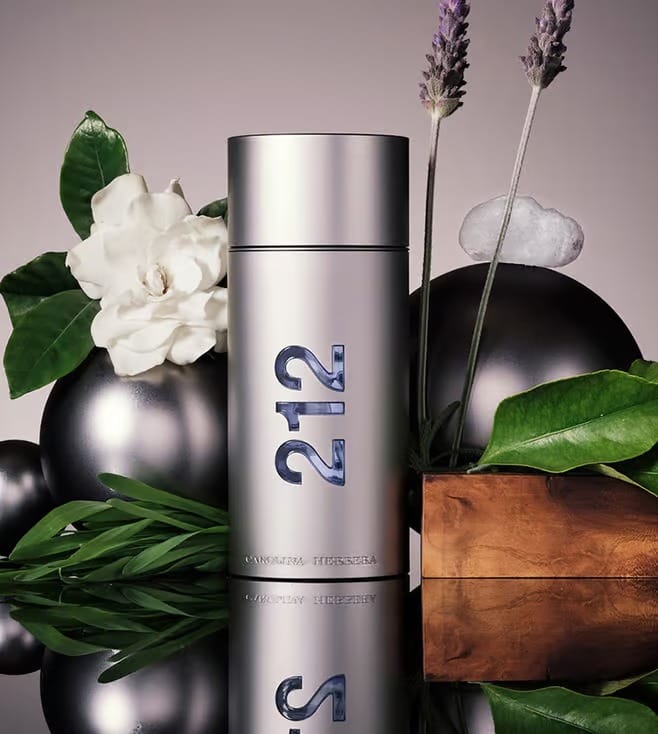 Carolina Herrera 212 NYC Men Eau De Toilette 100ml – Fresh, Spicy, and Woody Fragrance for Him view 2