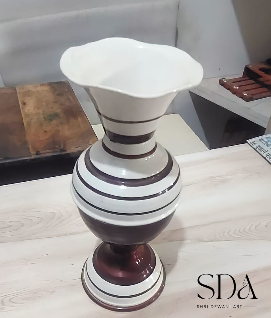 Modern Flower Vase, For Home decor, living room, garden view 2