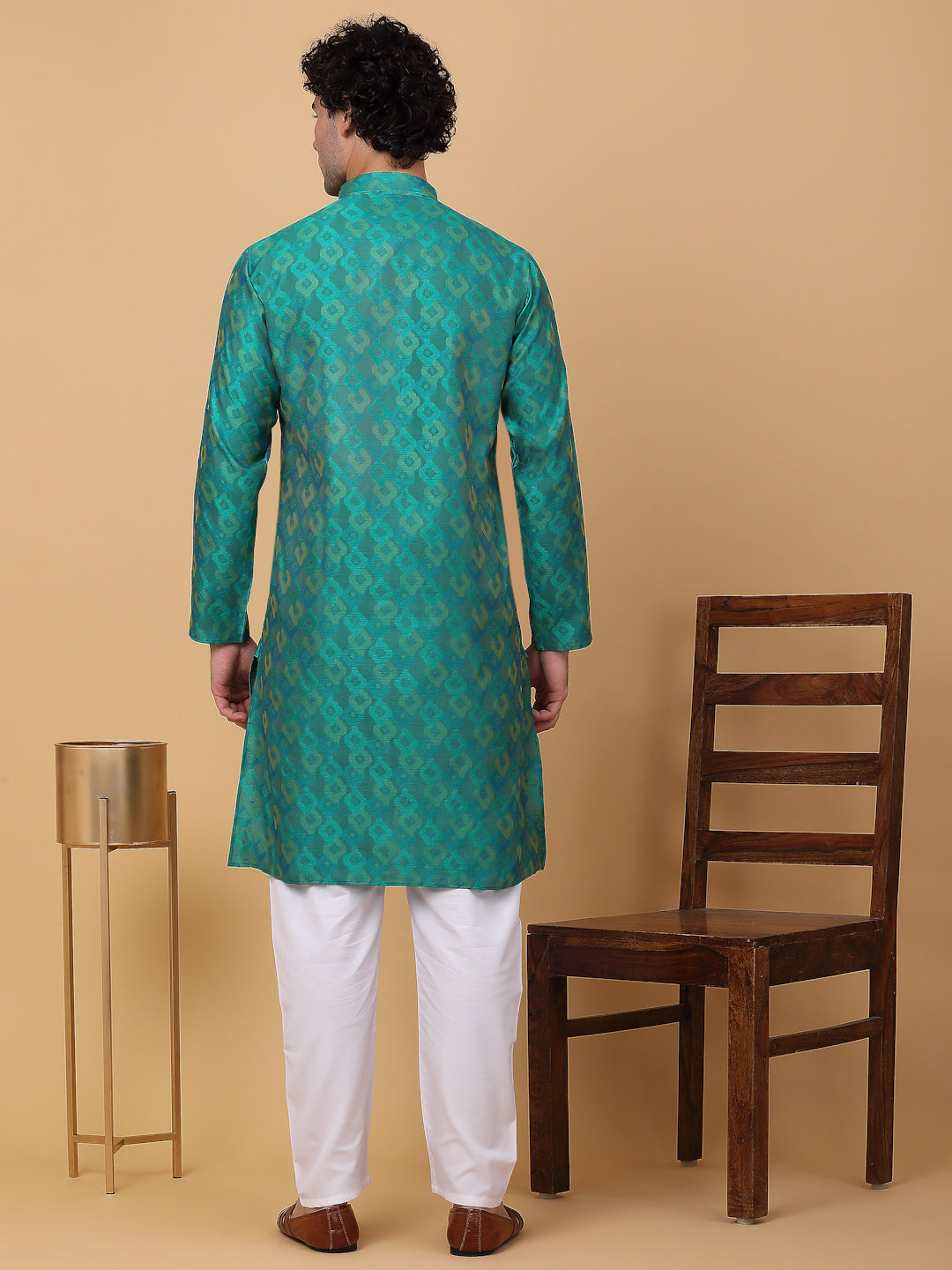 KRAFT INDIA Men Jacquard Knee Length Kurta With White Elastic Waistband Pyjama Set view 2