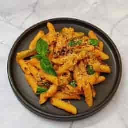 Pasta In Roasted Tomato & Bell Pepper Sauce (Vegan)