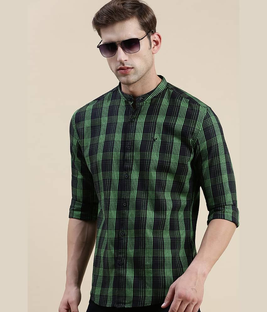 Showoff Cotton Blend Regular Fit Checks Full Sleeves Men's Casual Shirt - Black ( Pack of 1 ) view 2