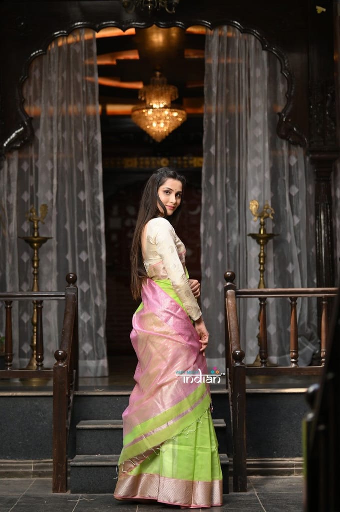 VMI Exclusive Designer! Handloom Cotton Silk Saree With Broad Golden Border~ Green Shade view 2