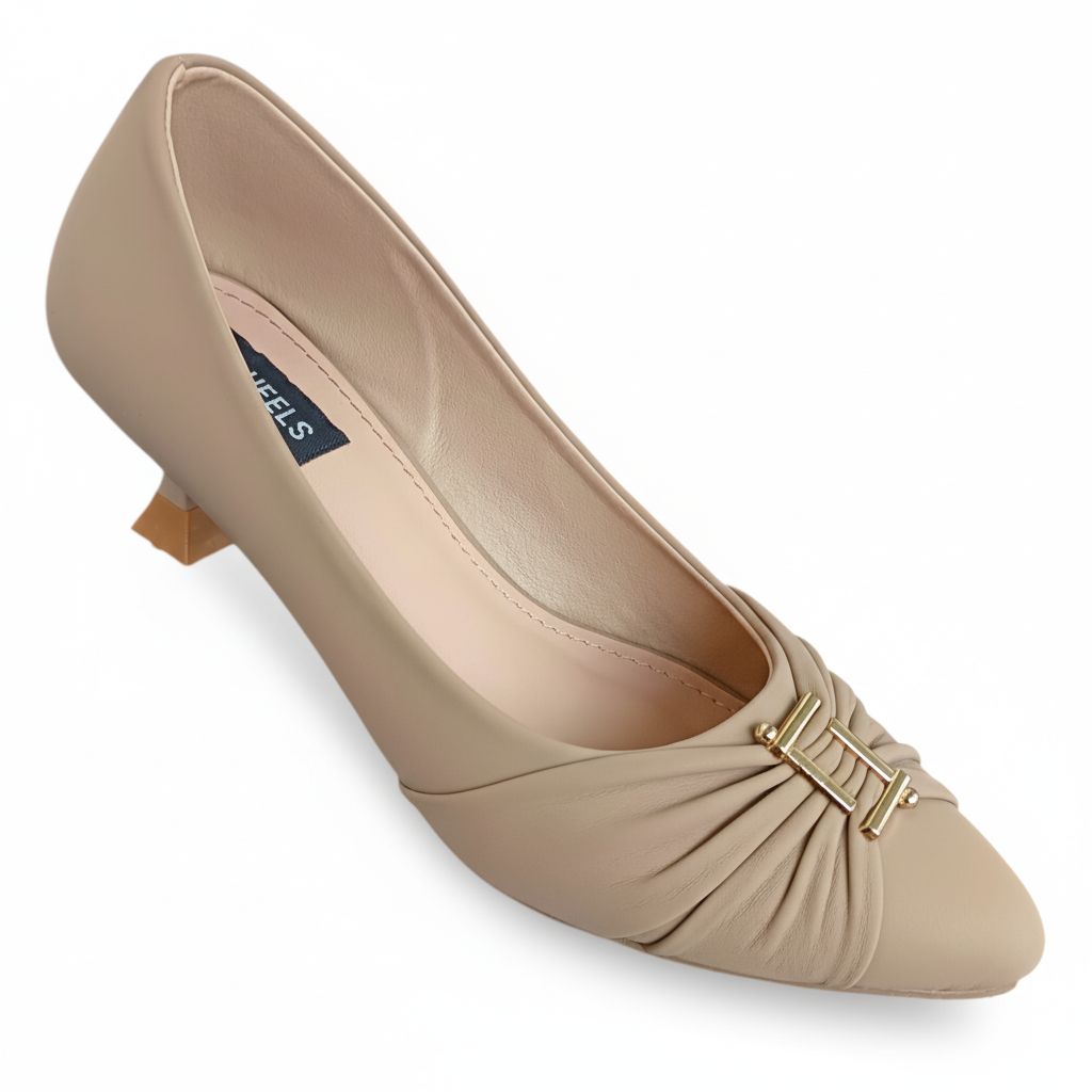 Kitten pump Heels by Pair Heels