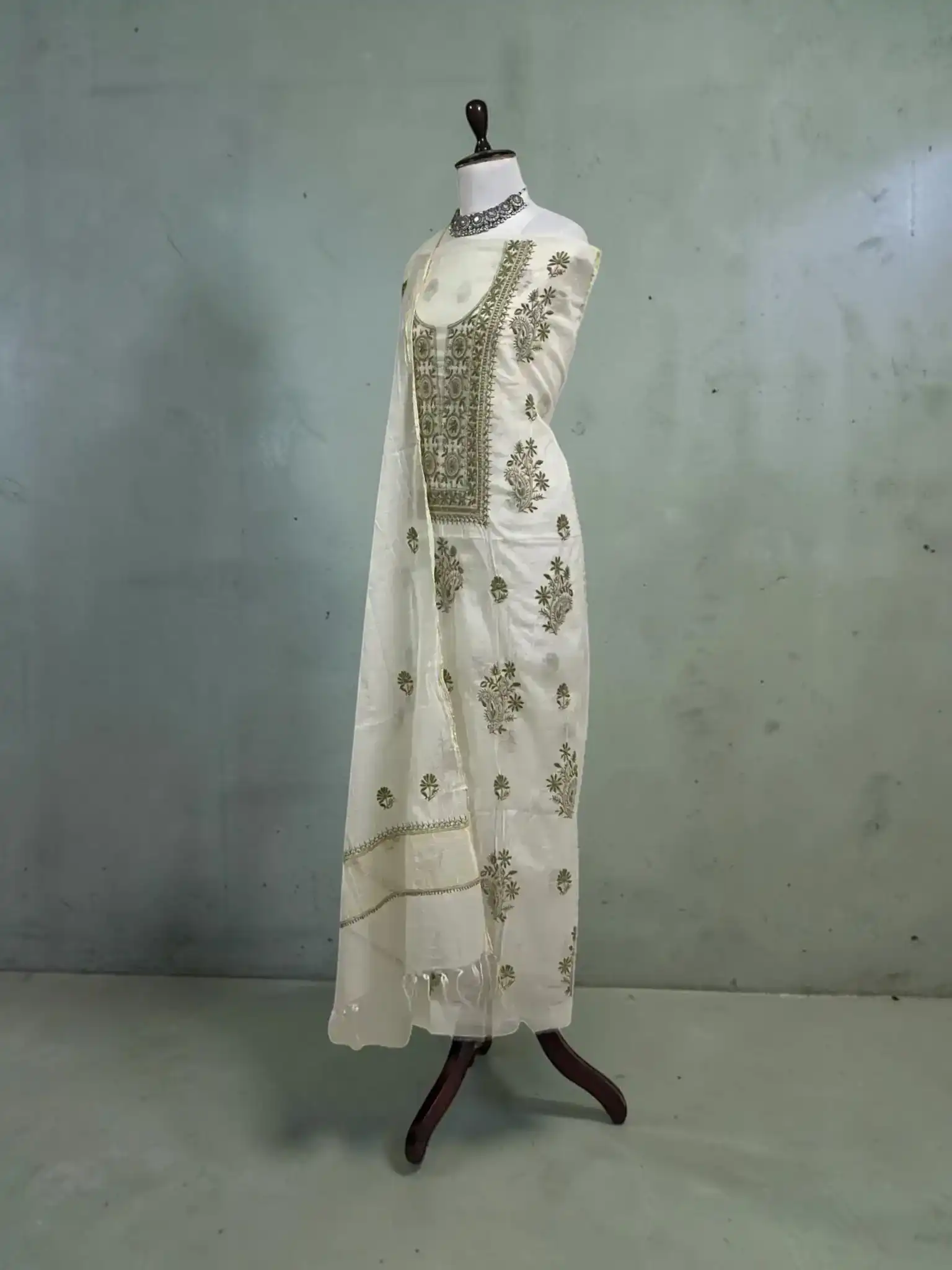 Lucknow Chikankari Hand-Embroidered Mul Cotton Dress Material view 2