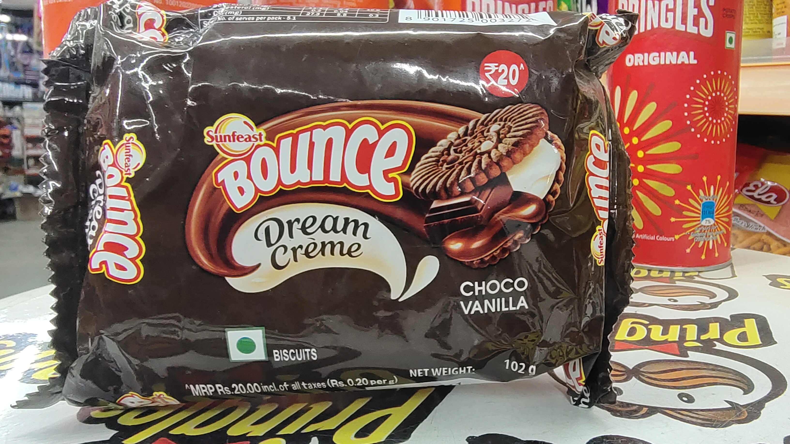 Sunfeast bounce dream creme choco vanilla