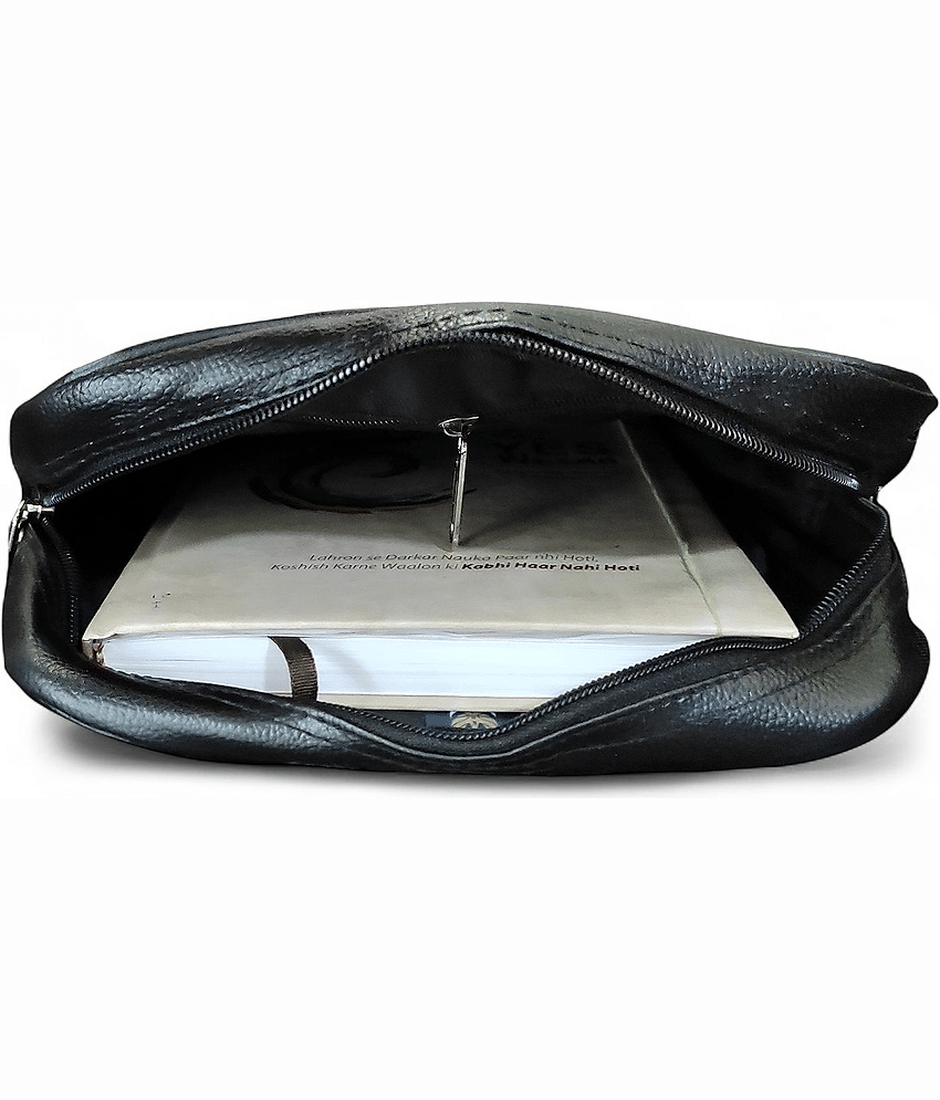 krishiv Black Textured Messenger Bag view 2
