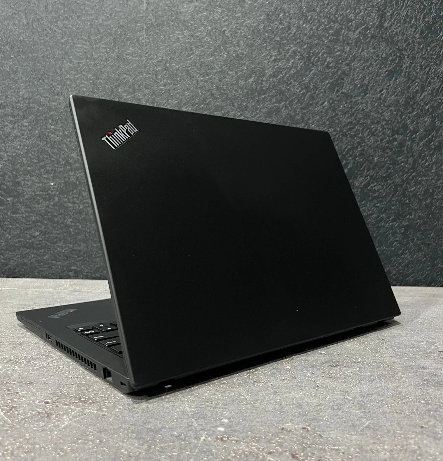 (Renewed) Lenovo Thinkpad P14s Gen 2 Intel core i7 11th Gen 14"FHD Display Nvidia T500 GPU Workstation Laptop Windows 11 with Ms Office 2016 3 year Warranty view 2