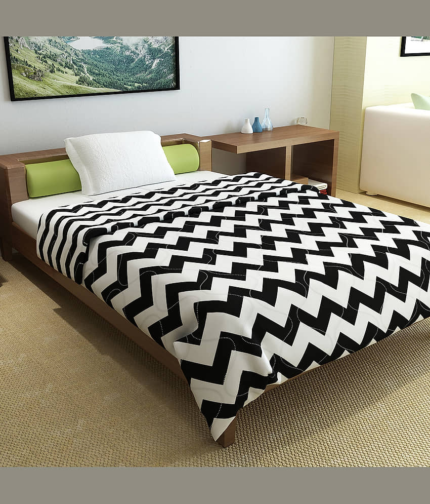 DIVINE CASA Microfiber Abstract Single Comforter ( 230 x 140 ) Pack of 1 - Black view 2