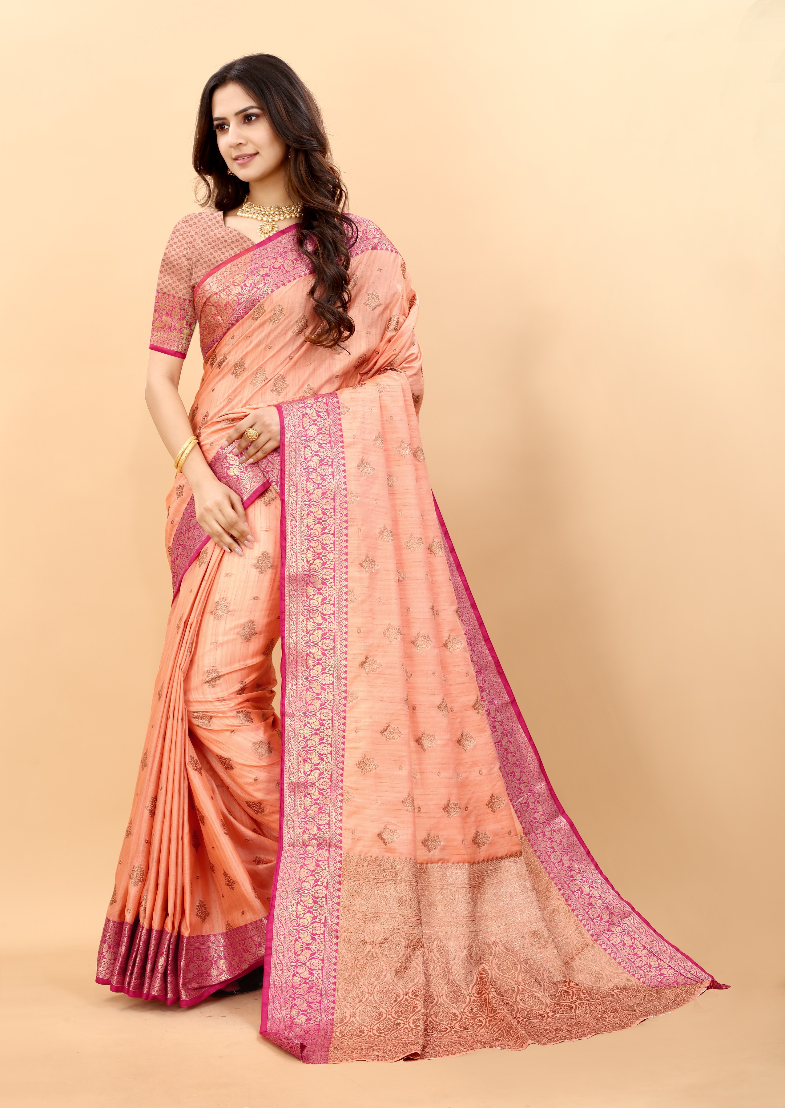 Yavira silk Women's Pink Handwoven Silk Blend Saree view 2