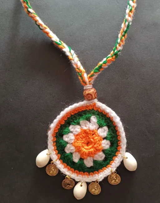 Flag crochet necklace view 2