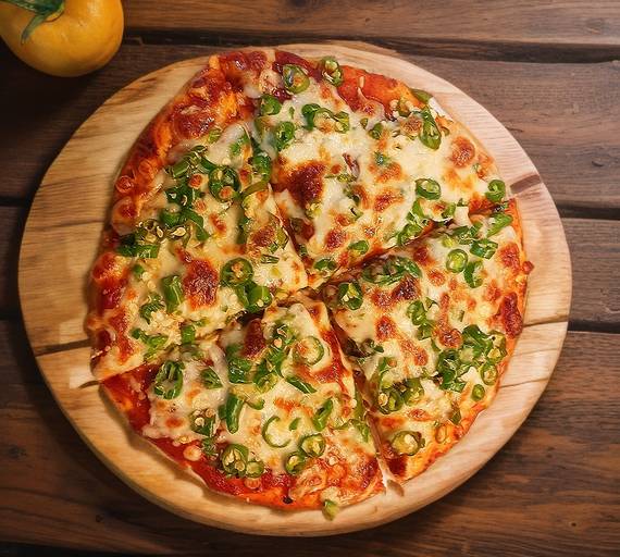 Hot Green Chilli & Paneer Pizza