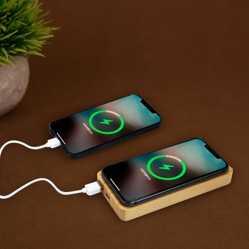 Wangari Aspen QI 10000mAh power bank with 15W Wireless Charger view 2