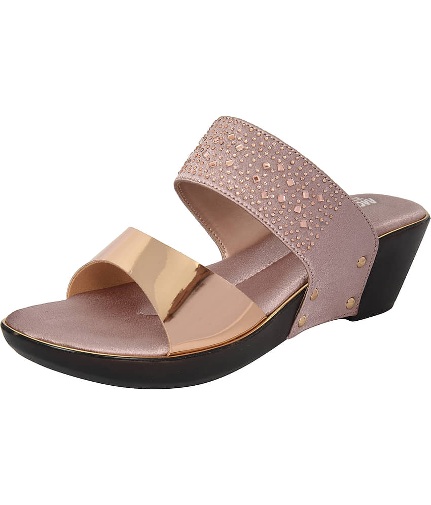 Racecourse - Peach Women's Slip On Heels view 2