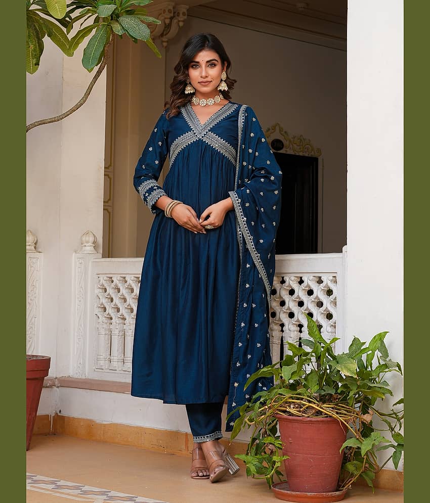 AMIRA'S INDIAN ETHNICWEAR Women Silk Blend Embroidered Flared Kurti With Pants ( Teal ) view 2