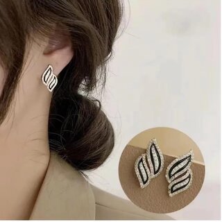 Kimti Black & White Stud Earrings view 2