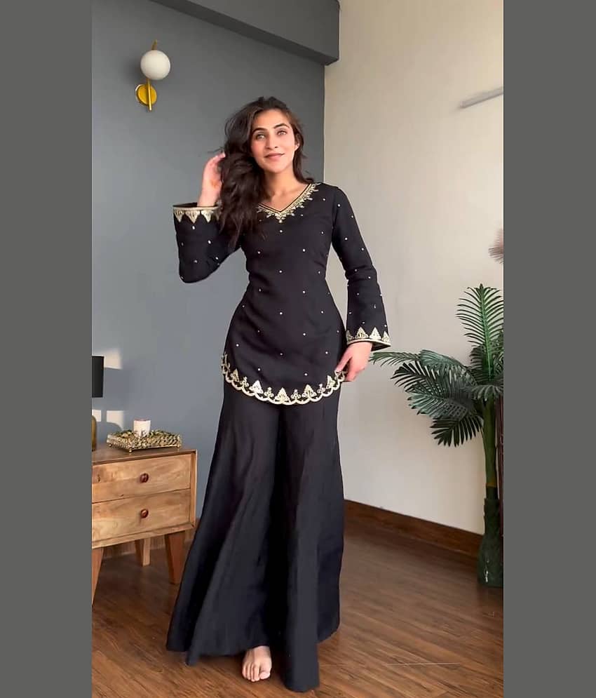 BHAGYASHRAY Women Silk Embroidered Ethnic Motifs Kurti With Alladin Salwar ( Black ) view 2