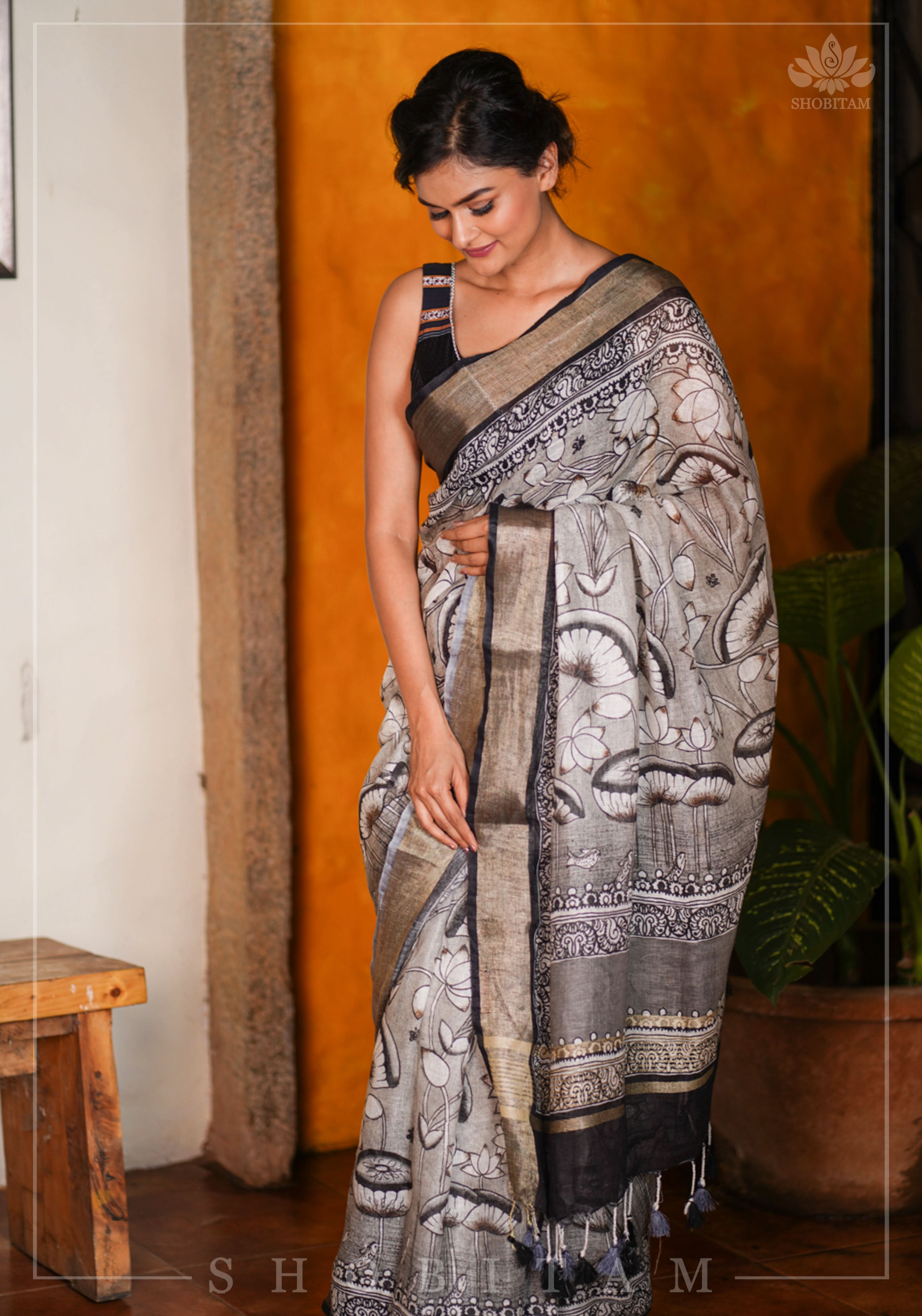 Pichwai DigitaI Print on Pure Linen by Linen Saree in Gray view 2