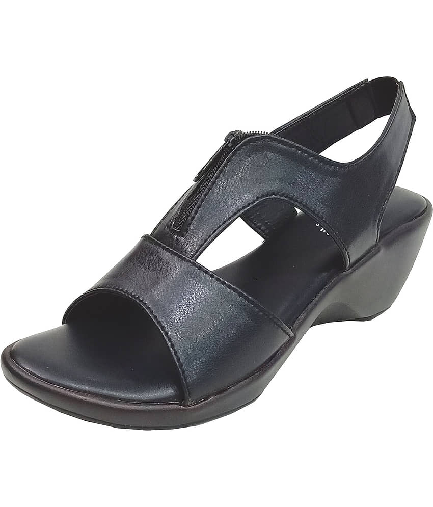 Racecourse - Black Women's Sandal Heels view 2
