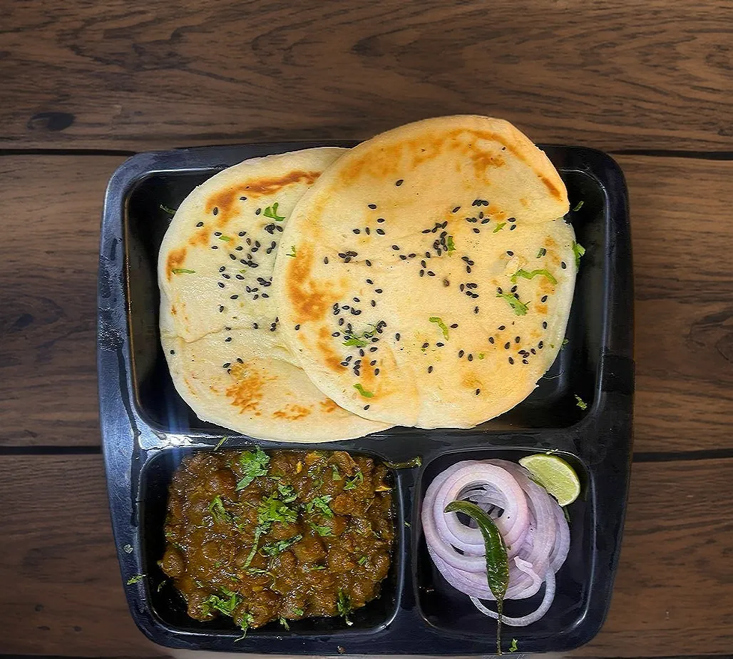 Chole Kulcha (2Pcs)