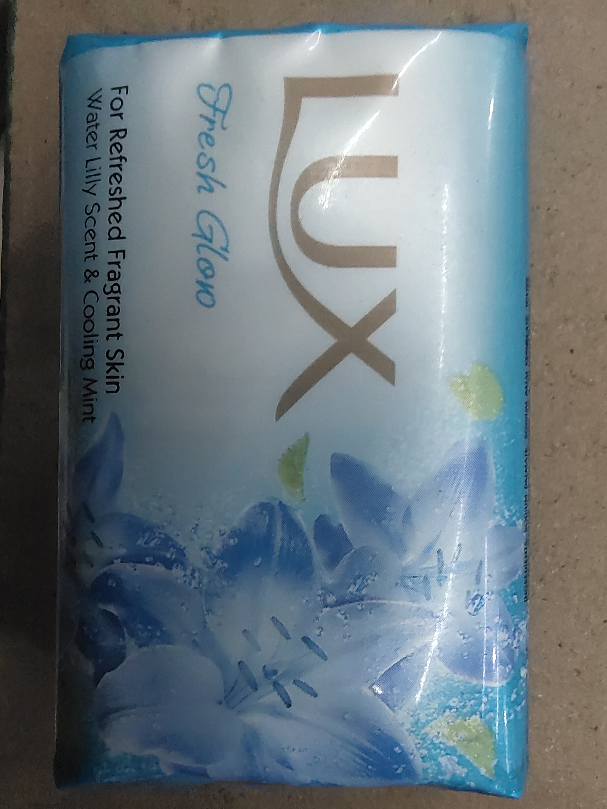Lux bathing soap fresh glow