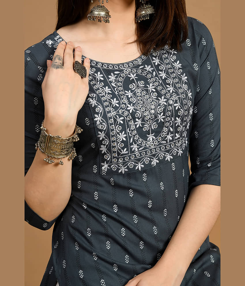GlowWorld Viscose Blend Embroidered Straight Women's Kurti - Grey ( Pack of 1 ) view 2