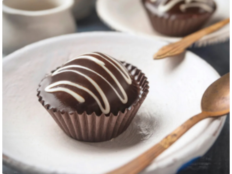 Monginis Choco Bomb Pastry - Eggless